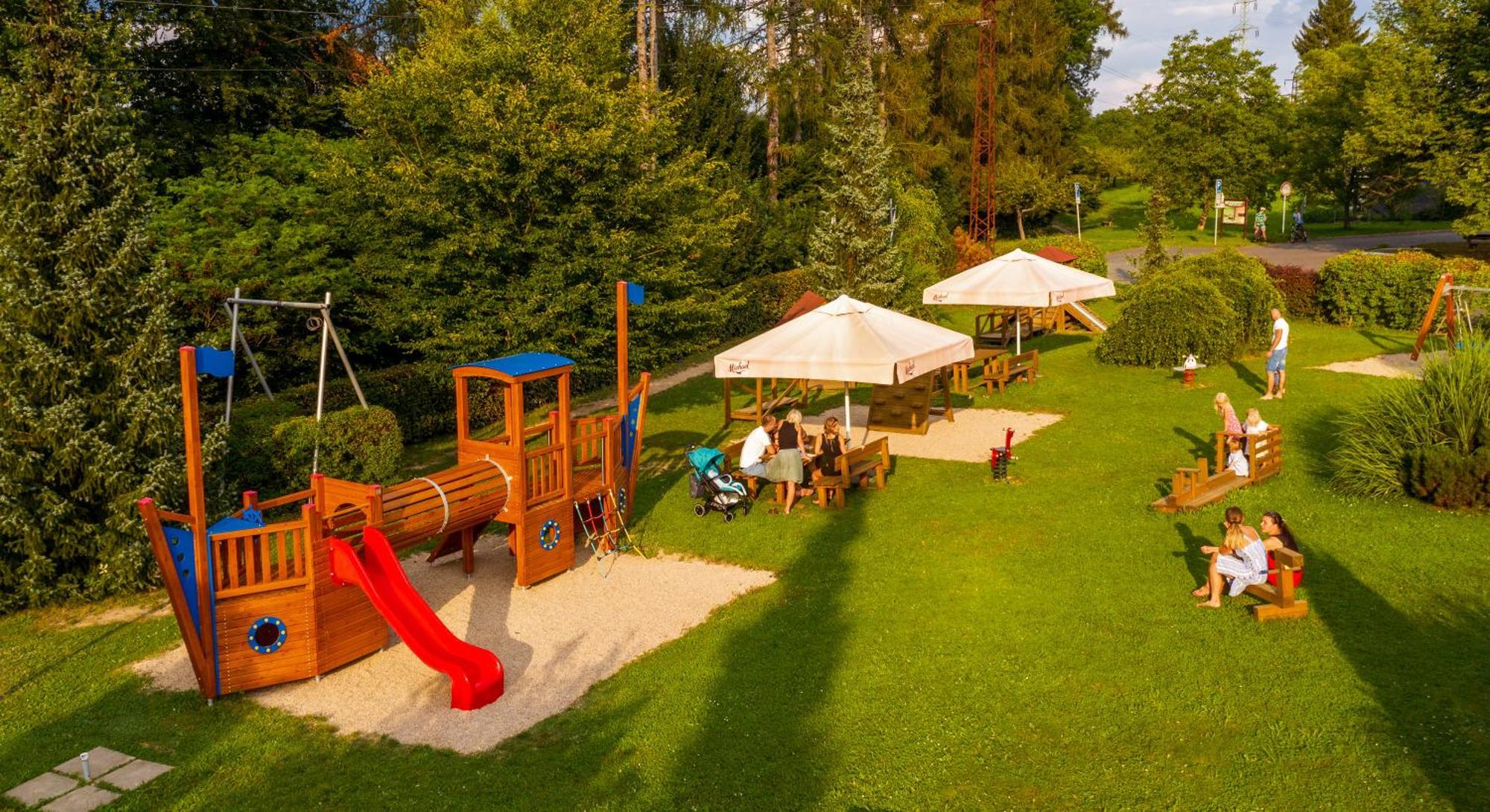 April Hotel Panorama Rychnov nad Kneznou Εξωτερικό φωτογραφία